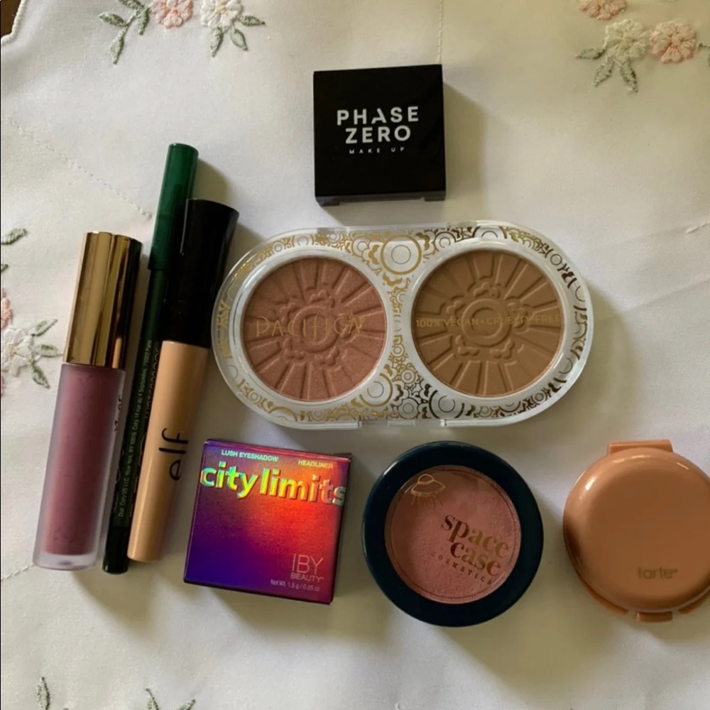 Makeup - Picture 4 of 4